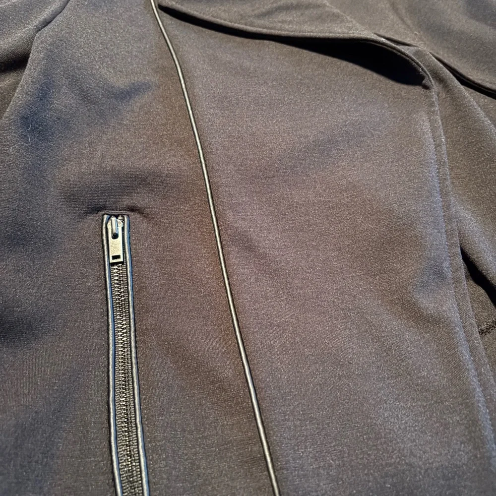 Banana Republic Lightweight Black Women’s Cropped Moto Jacket - Picture 3 of 5